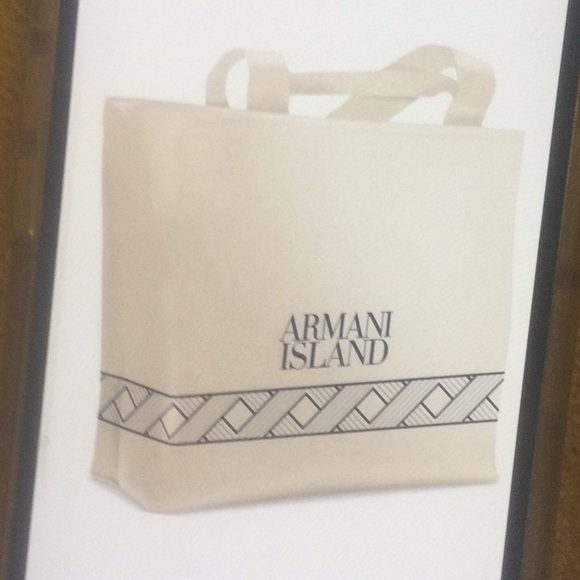 Giorgio Armani Island Tote Brand New bag - Picture 4 of 6